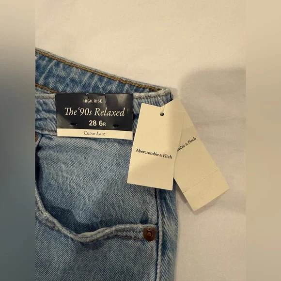 Abercrombie & Fitch Curve Love High Rise 90s Relaxed Jean - New with Tags - Picture 7 of 7